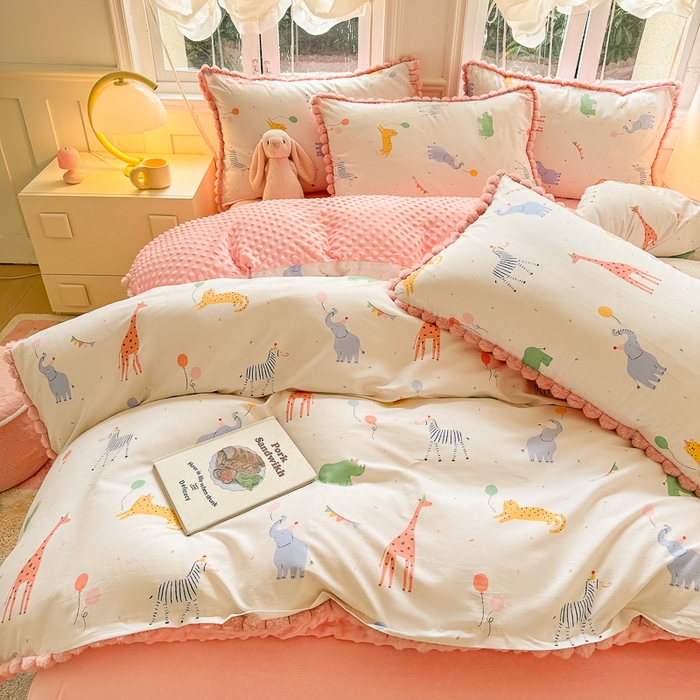 91家纺网 家纺一手货源 找家纺 千朵 2025新款棉加豆豆绒毛毛球边四件套 乐园