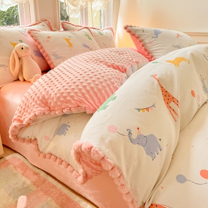 91家纺网 家纺一手货源 找家纺 千朵 2025新款棉加豆豆绒毛毛球边四件套 乐园