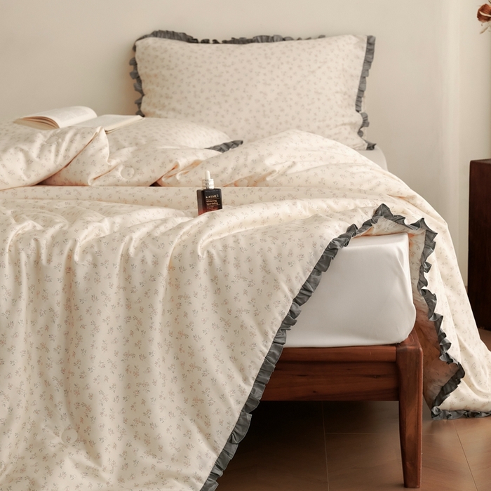 91家纺网 家纺一手货源 找家纺 汇庭 2025新款秋冬新款·铂金雅棉春秋系列·棚拍 舒芙蕾