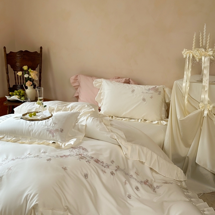 91家纺网 家纺一手货源 找家纺 窝米 2025长绒荷叶边100支刺绣工艺款四件套（玫瑰园） 玫瑰园-奶白