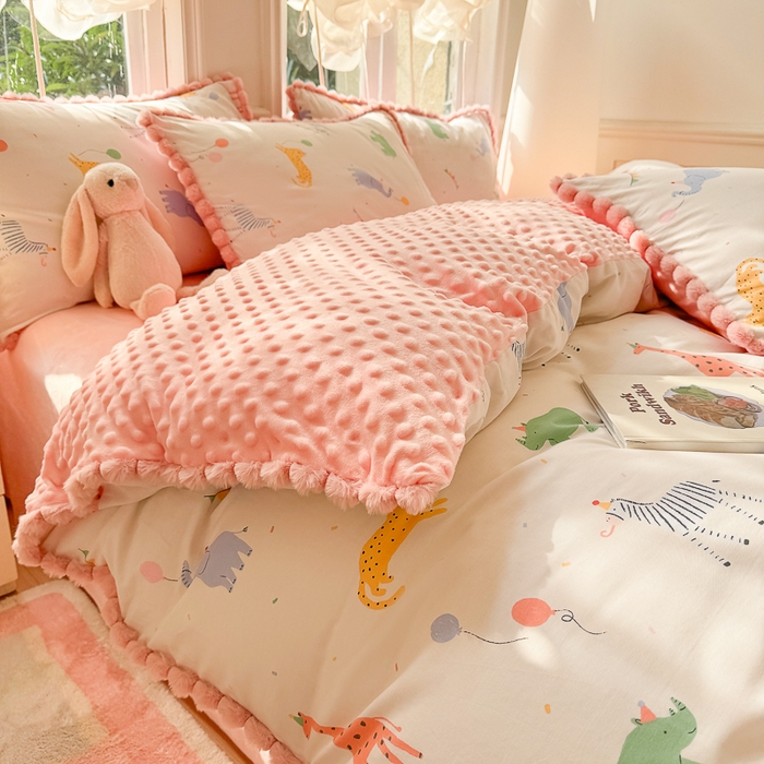 91家纺网 家纺一手货源 找家纺 千朵 2025新款棉加豆豆绒毛毛球边四件套 乐园