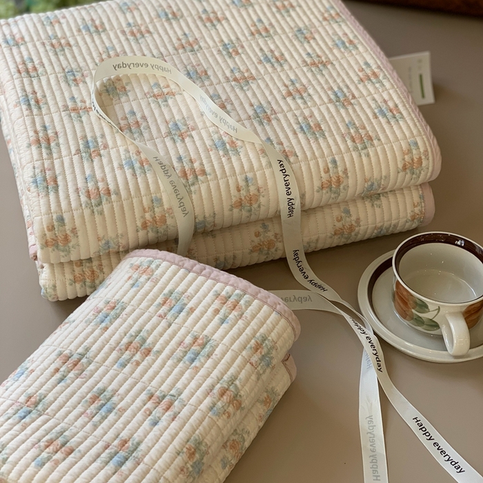 91家纺网 家纺一手货源 找家纺 汇庭 2025新款蔓莎床盖三件套系列 花世界