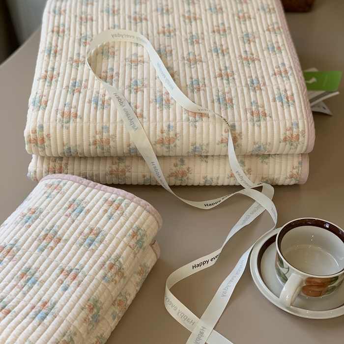 91家纺网 家纺一手货源 找家纺 汇庭 2025新款蔓莎床盖三件套系列 花世界