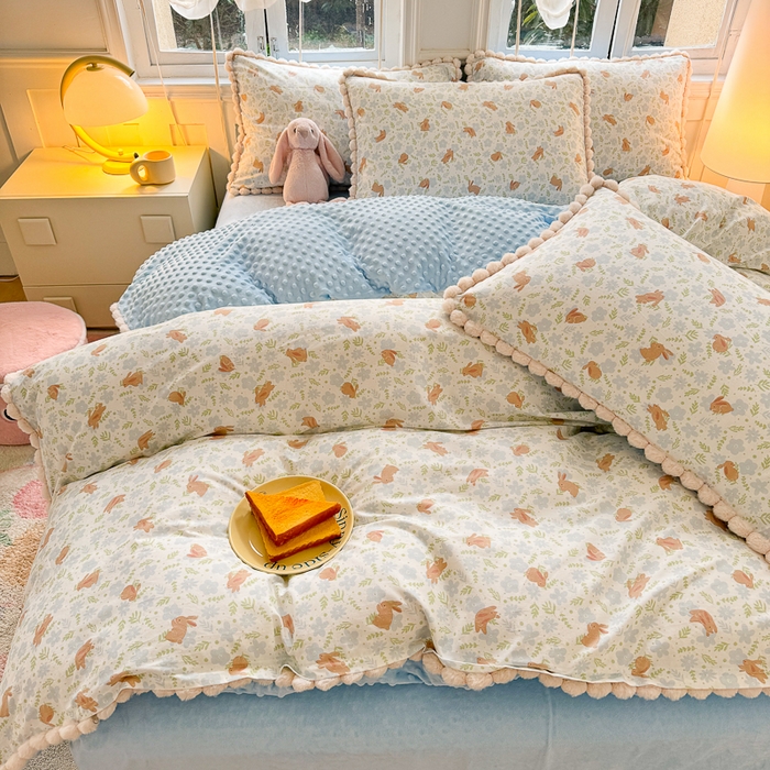 91家纺网 家纺一手货源 找家纺 千朵 2025新款棉加豆豆绒毛毛球边四件套 玉兔