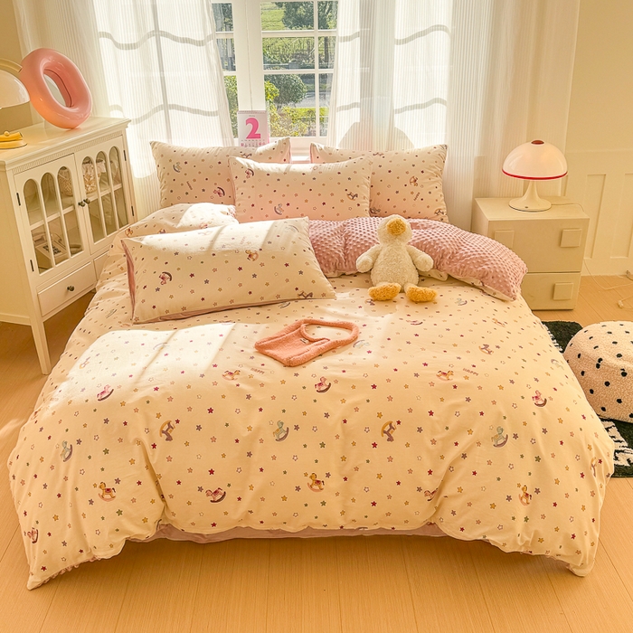 91家纺网 家纺一手货源 找家纺 千朵 2025新款全棉加豆豆绒四件套 星星木马