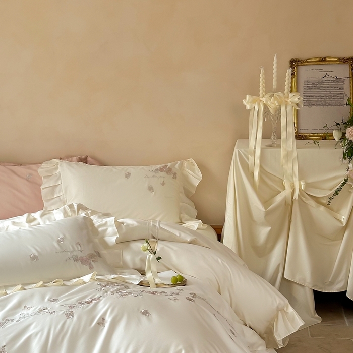 91家纺网 家纺一手货源 找家纺 窝米 2025长绒荷叶边100支刺绣工艺款四件套（玫瑰园） 玫瑰园-奶白