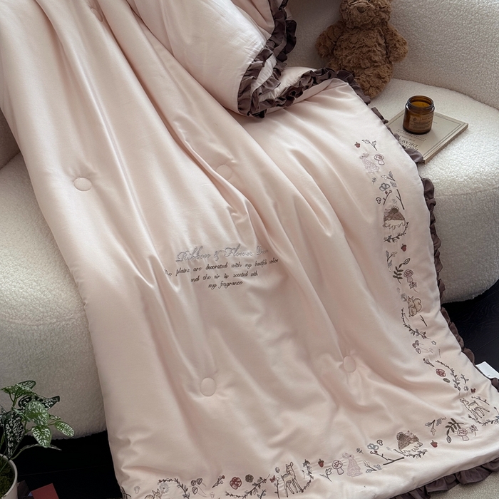 91家纺网 家纺一手货源 找家纺 汇庭 2025新款绿野仙踪春秋系列冬被 淡粉