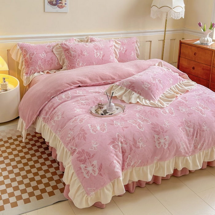 91家纺网 家纺一手货源 找家纺 大麦家纺 2024新款高克重牛奶绒夹棉床盖四件套 梦蝶粉