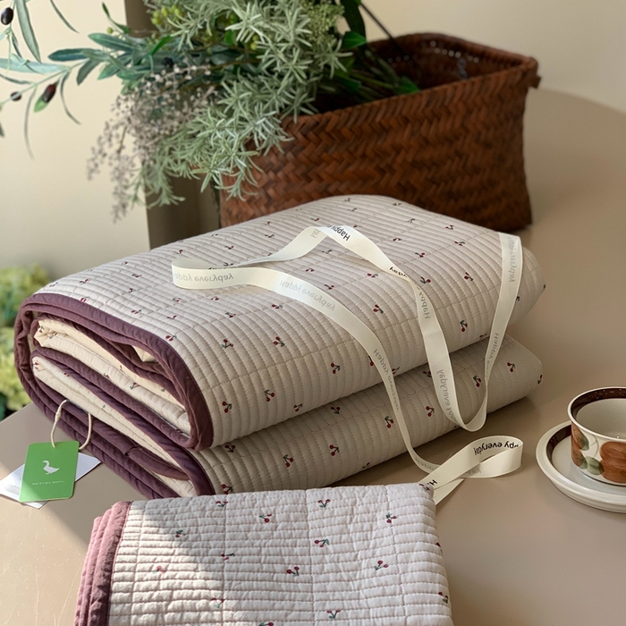 91家纺网 家纺一手货源 找家纺 汇庭 2025新款蔓莎床盖三件套系列 樱桃紫