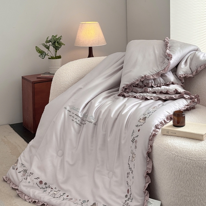 91家纺网 家纺一手货源 找家纺 汇庭 2025新款绿野仙踪春秋系列冬被 淡紫