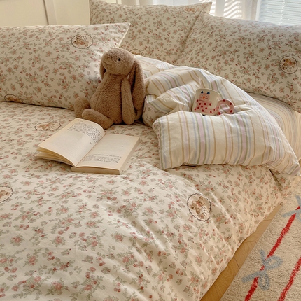 91家纺网 家纺一手货源 找家纺 瑞莱 2025春季全棉印花萌趣系列四件套 清茶小熊