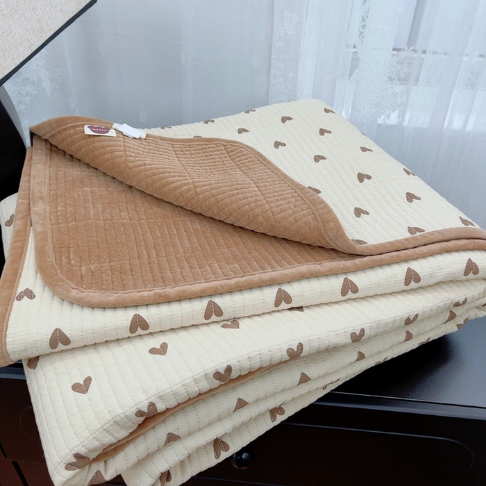 91家纺网 家纺一手货源 找家纺 暖居 2025新款砂洗棉加绒床盖三件套双面两用棉加绒-叠拍图 细微