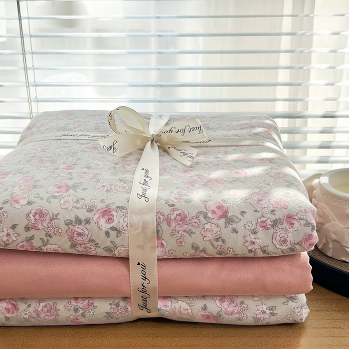 91家纺网 家纺一手货源 找家纺 暖芯优选 2025新款加厚针织棉双层纱四件套小碎花被套床单床笠款学生三件套新款直播热款-叠拍图-系列二 花叶扶