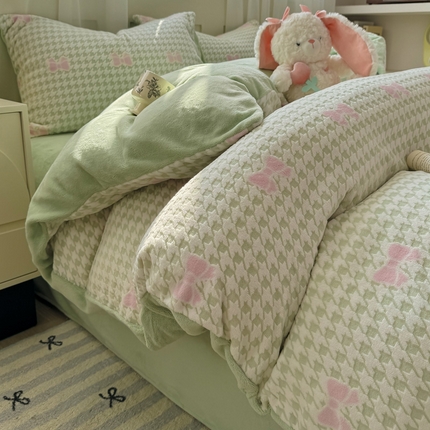 91家纺网 家纺一手货源 找家纺 （买家秀 爆款不断货）A类母婴级花卉牛奶绒雕花四件套珊瑚绒小香风牛奶绒四件套雪花绒四件套雕花绒四件套 半岛情书