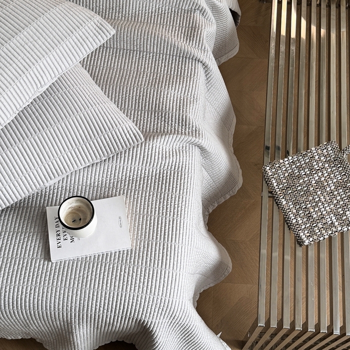 91家纺网 家纺一手货源 找家纺 汇庭 2025新款赫本系列床盖三件套-棚拍 太空灰