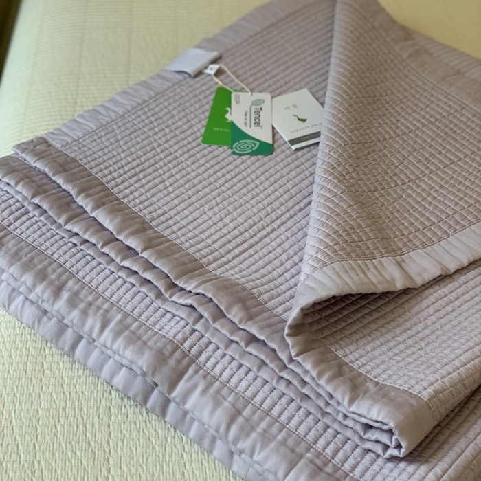 91家纺网 家纺一手货源 找家纺 汇庭 2025新款赫本系列床盖三件套-实拍 柔和紫