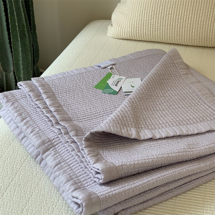 91家纺网 家纺一手货源 找家纺 汇庭 2025新款赫本系列床盖三件套-实拍 柔和紫