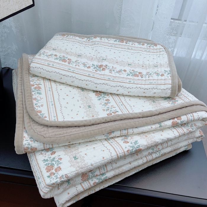 91家纺网 家纺一手货源 找家纺 暖居 2025新款砂洗棉加绒床盖三件套双面两用棉加绒-叠拍图 音律