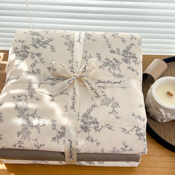 91家纺网 家纺一手货源 找家纺 暖芯优选 2025新款加厚针织棉双层纱四件套小碎花被套床单床笠款学生三件套新款直播热款-叠拍图-系列二 温婉花语