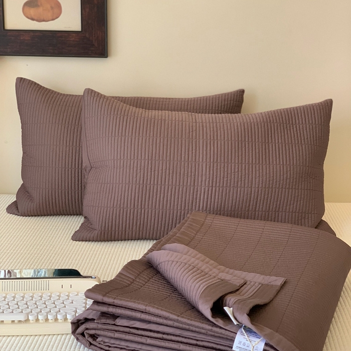 91家纺网 家纺一手货源 找家纺 汇庭 2025新款赫本系列床盖三件套-实拍 焦糖色