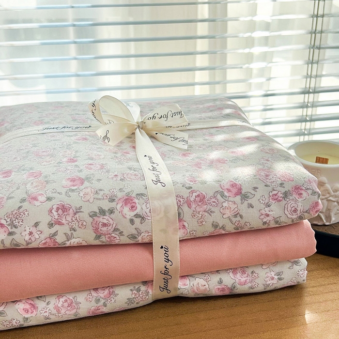 91家纺网 家纺一手货源 找家纺 暖芯优选 2025新款加厚针织棉双层纱四件套小碎花被套床单床笠款学生三件套新款直播热款-叠拍图-系列二 花叶扶