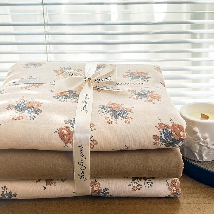 91家纺网 家纺一手货源 找家纺 暖芯优选 2025新款加厚针织棉双层纱四件套小碎花被套床单床笠款学生三件套新款直播热款-叠拍图-系列二 蔓卡顿