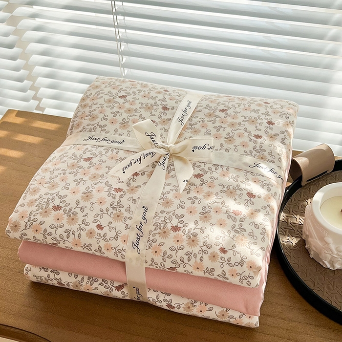 91家纺网 家纺一手货源 找家纺 暖芯优选 2025新款加厚针织棉双层纱四件套小碎花被套床单床笠款学生三件套新款直播热款-叠拍图-系列二 蜜语花开