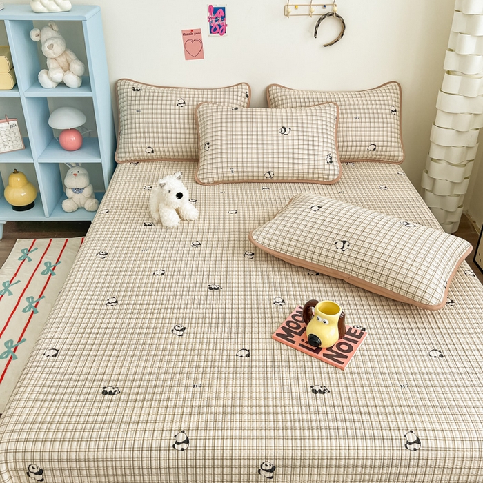 91家纺网 家纺一手货源 找家纺 茉夕家纺 2025新款跑量款双面纯棉印花水洗床盖 调皮熊猫