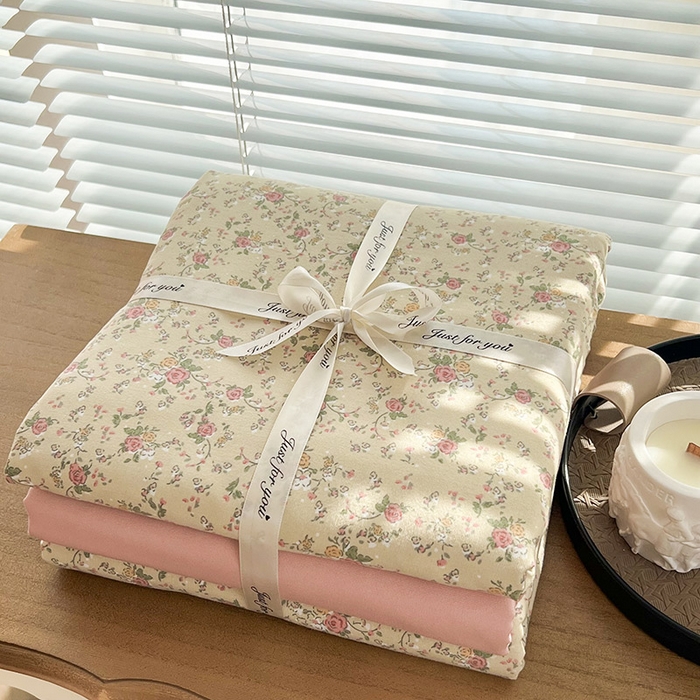 91家纺网 家纺一手货源 找家纺 暖芯优选 2025新款加厚针织棉双层纱四件套小碎花被套床单床笠款学生三件套新款直播热款-叠拍图-系列二 夕雾花园