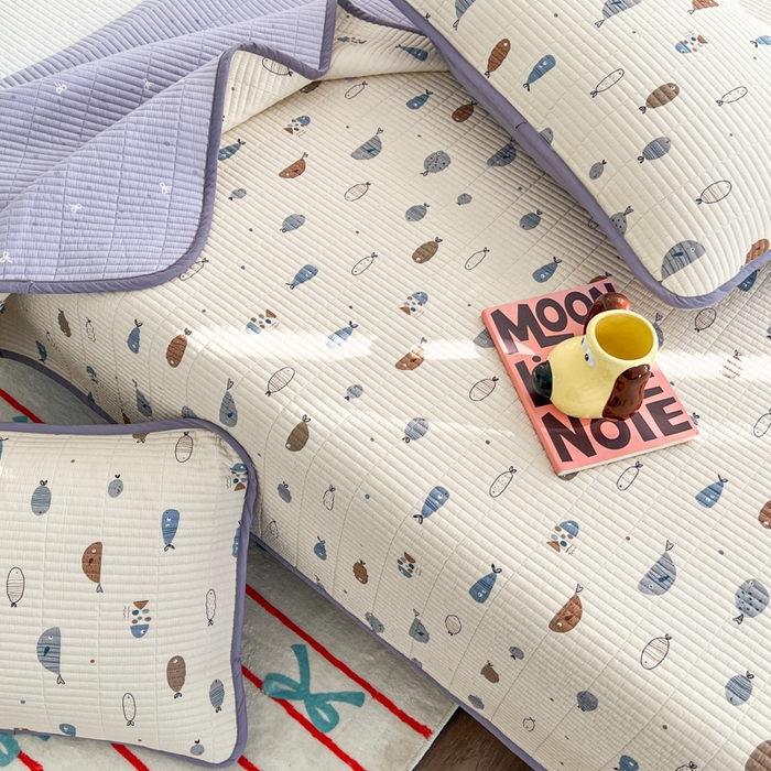 91家纺网 家纺一手货源 找家纺 茉夕家纺 2025新款跑量款双面纯棉印花水洗床盖 简鱼