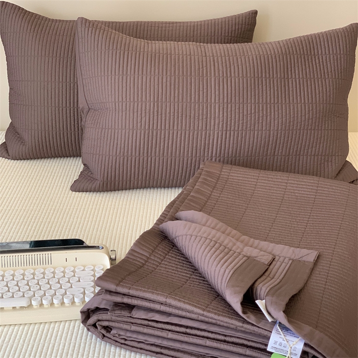 91家纺网 家纺一手货源 找家纺 汇庭 2025新款赫本系列床盖三件套-实拍 焦糖色