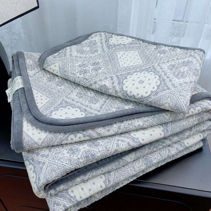 91家纺网 家纺一手货源 找家纺 暖居 2025新款砂洗棉加绒床盖三件套双面两用棉加绒-叠拍图 修罗