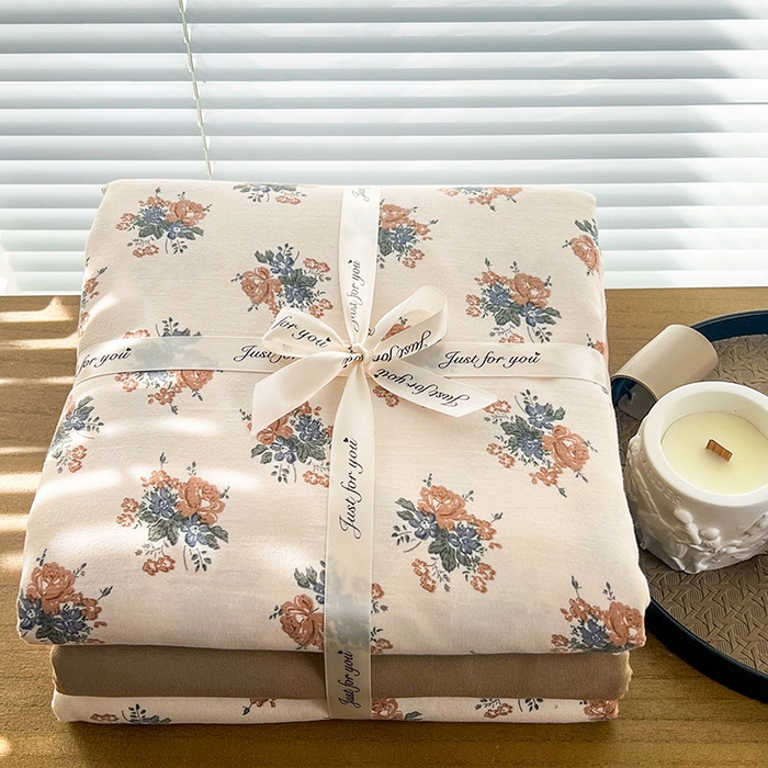 91家纺网 家纺一手货源 找家纺 暖芯优选 2025新款加厚针织棉双层纱四件套小碎花被套床单床笠款学生三件套新款直播热款-叠拍图-系列二 蔓卡顿