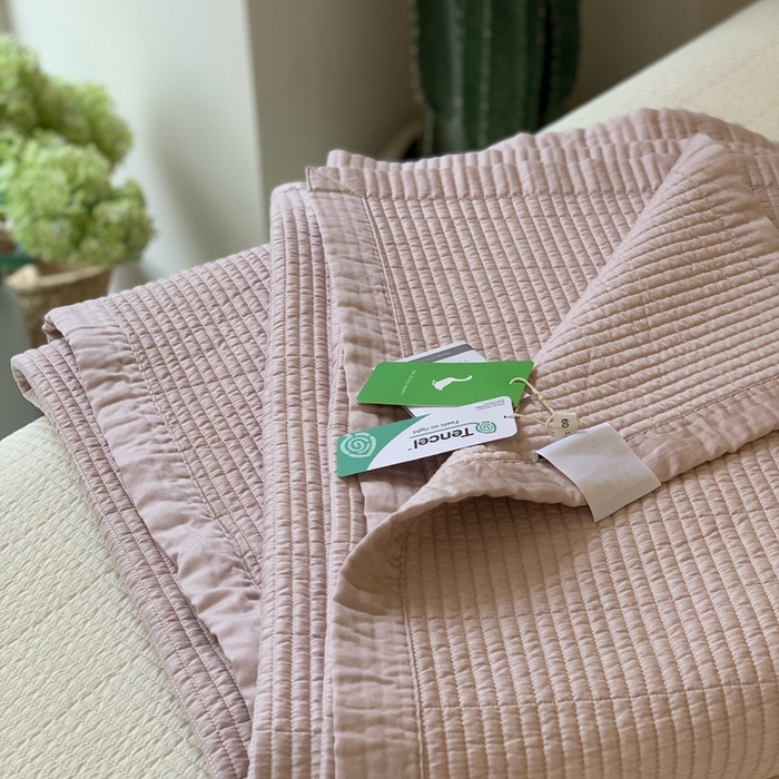 91家纺网 家纺一手货源 找家纺 汇庭 2025新款赫本系列床盖三件套-实拍 柔和粉