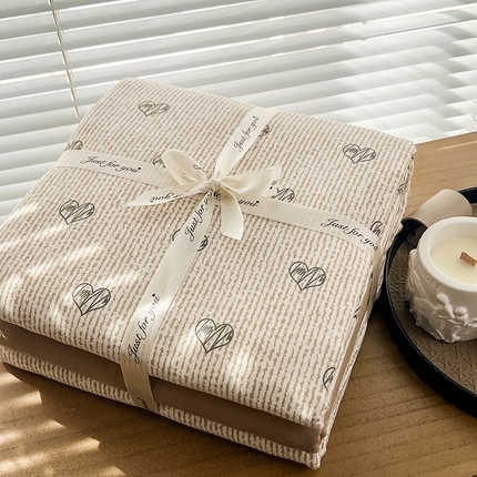 91家纺网 家纺一手货源 找家纺 暖芯优选 2025新款加厚针织棉双层纱四件套小碎花被套床单床笠款学生三件套新款直播热款-叠拍图-系列二 心情