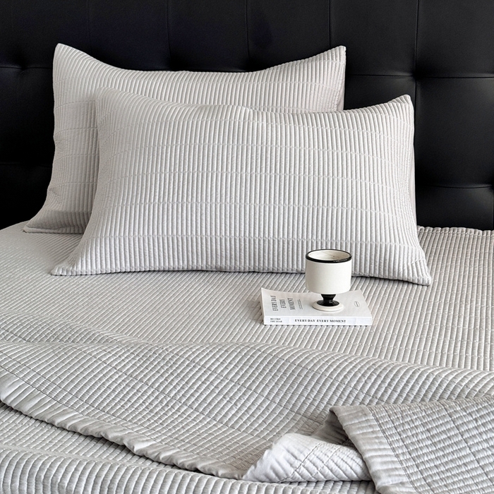 91家纺网 家纺一手货源 找家纺 汇庭 2025新款赫本系列床盖三件套-棚拍 太空灰