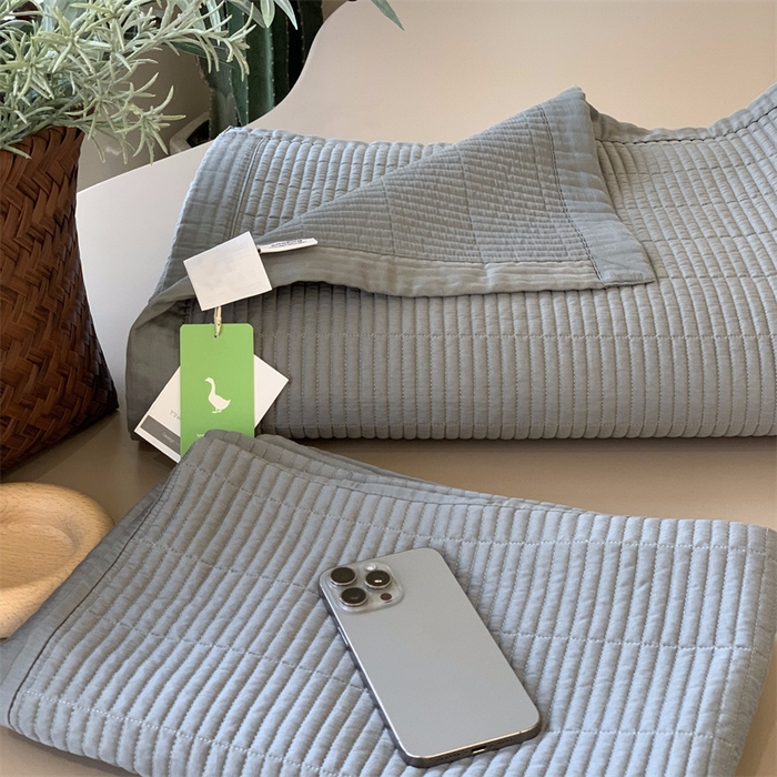 91家纺网 家纺一手货源 找家纺 汇庭 2025新款赫本系列床盖三件套-实拍 浅水蓝