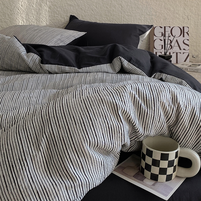 91家纺网 家纺一手货源 找家纺 琪格格 2025新款纯棉简约提花宅寂风格四件套  速写-提花黑条