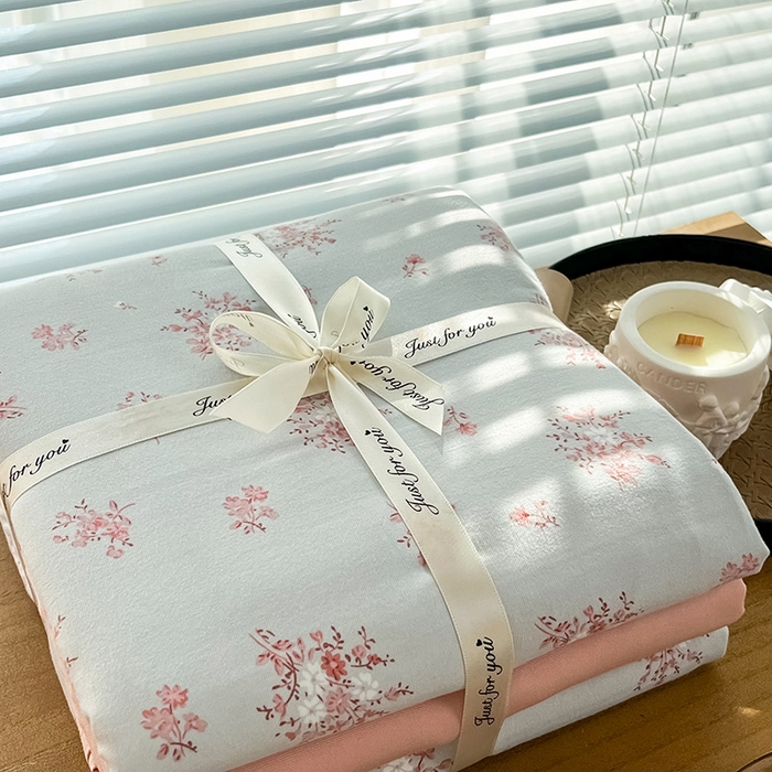 91家纺网 家纺一手货源 找家纺 暖芯优选 2025新款加厚针织棉双层纱四件套小碎花被套床单床笠款学生三件套新款直播热款-叠拍图-系列二 曼陀罗