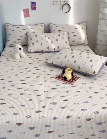 91家纺网 家纺一手货源 找家纺 茉夕家纺 2025新款跑量款双面纯棉印花水洗床盖 简鱼