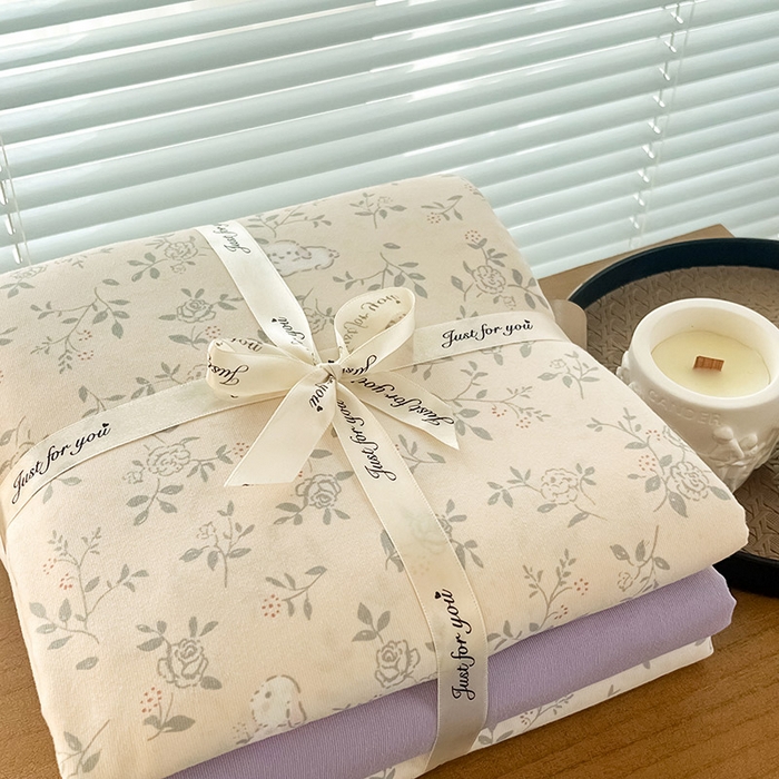 91家纺网 家纺一手货源 找家纺 暖芯优选 2025新款针织棉双层纱四件套小碎花被套床单床笠款学生三件套新款直播热款-叠拍图-系列一 安琪拉