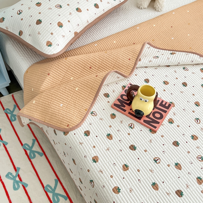 91家纺网 家纺一手货源 找家纺 茉夕家纺 2025新款跑量款双面纯棉印花水洗床盖 浪漫甜心