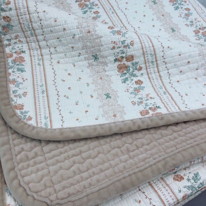 91家纺网 家纺一手货源 找家纺 暖居 2025新款砂洗棉加绒床盖三件套双面两用棉加绒-叠拍图 音律