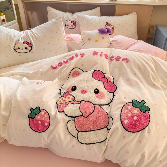 91家纺网 家纺一手货源 找家纺 罗亿家纺 2025新款糯糯棉(110克）大版卡通毛巾绣四件套（提供买家绣） kt-莓烦恼