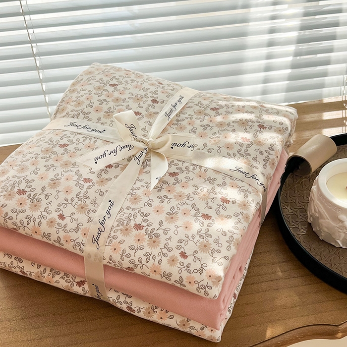 91家纺网 家纺一手货源 找家纺 暖芯优选 2025新款加厚针织棉双层纱四件套小碎花被套床单床笠款学生三件套新款直播热款-叠拍图-系列二 蜜语花开