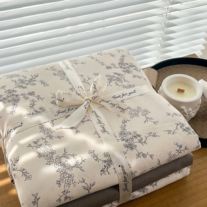 91家纺网 家纺一手货源 找家纺 暖芯优选 2025新款加厚针织棉双层纱四件套小碎花被套床单床笠款学生三件套新款直播热款-叠拍图-系列二 温婉花语