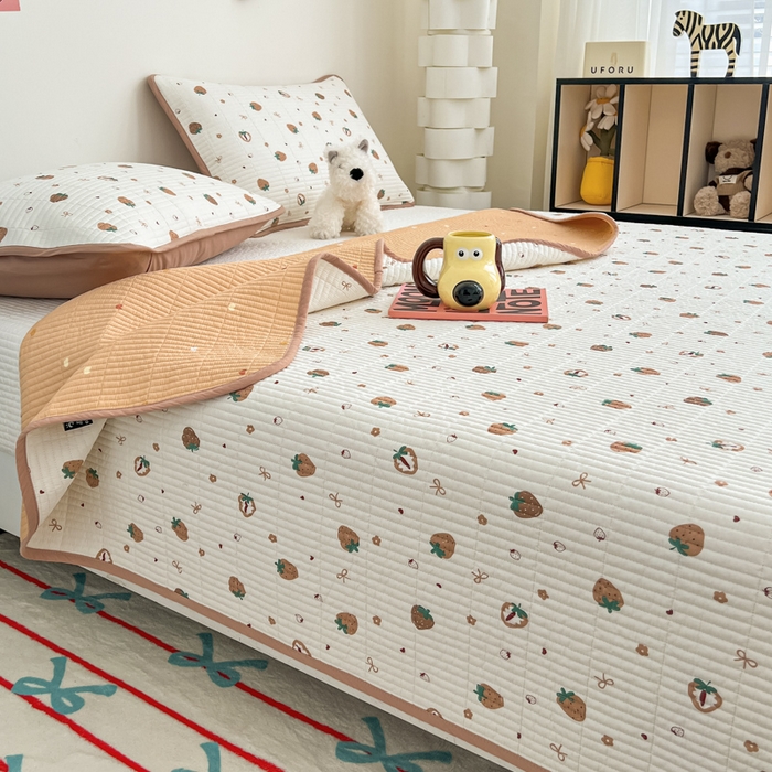 91家纺网 家纺一手货源 找家纺 茉夕家纺 2025新款跑量款双面纯棉印花水洗床盖 浪漫甜心