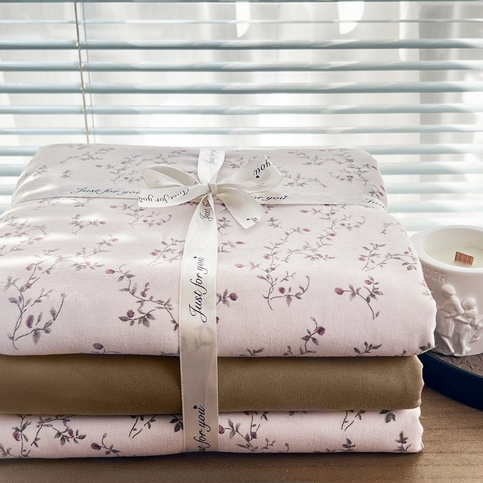 91家纺网 家纺一手货源 找家纺 暖芯优选 2025新款加厚针织棉双层纱四件套小碎花被套床单床笠款学生三件套新款直播热款-叠拍图-系列二 阡陌小溪