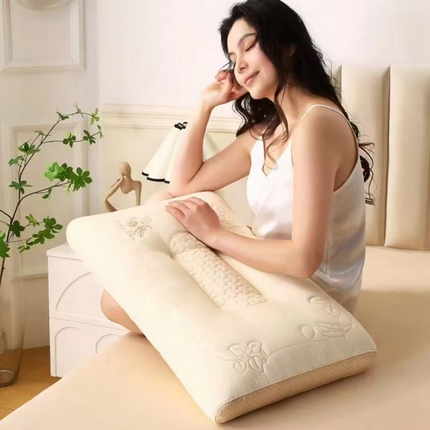 91家纺网 家纺一手货源 找家纺 （总）羽凡居 2025新款绣花立体护颈枕芯酒店枕头