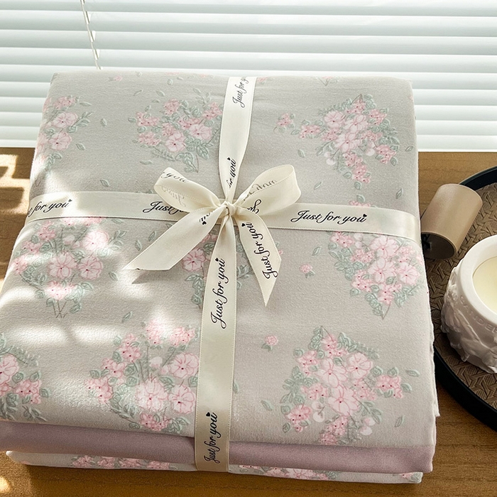 91家纺网 家纺一手货源 找家纺 暖芯优选 2025新款加厚针织棉双层纱四件套小碎花被套床单床笠款学生三件套新款直播热款-叠拍图-系列二 夕拾